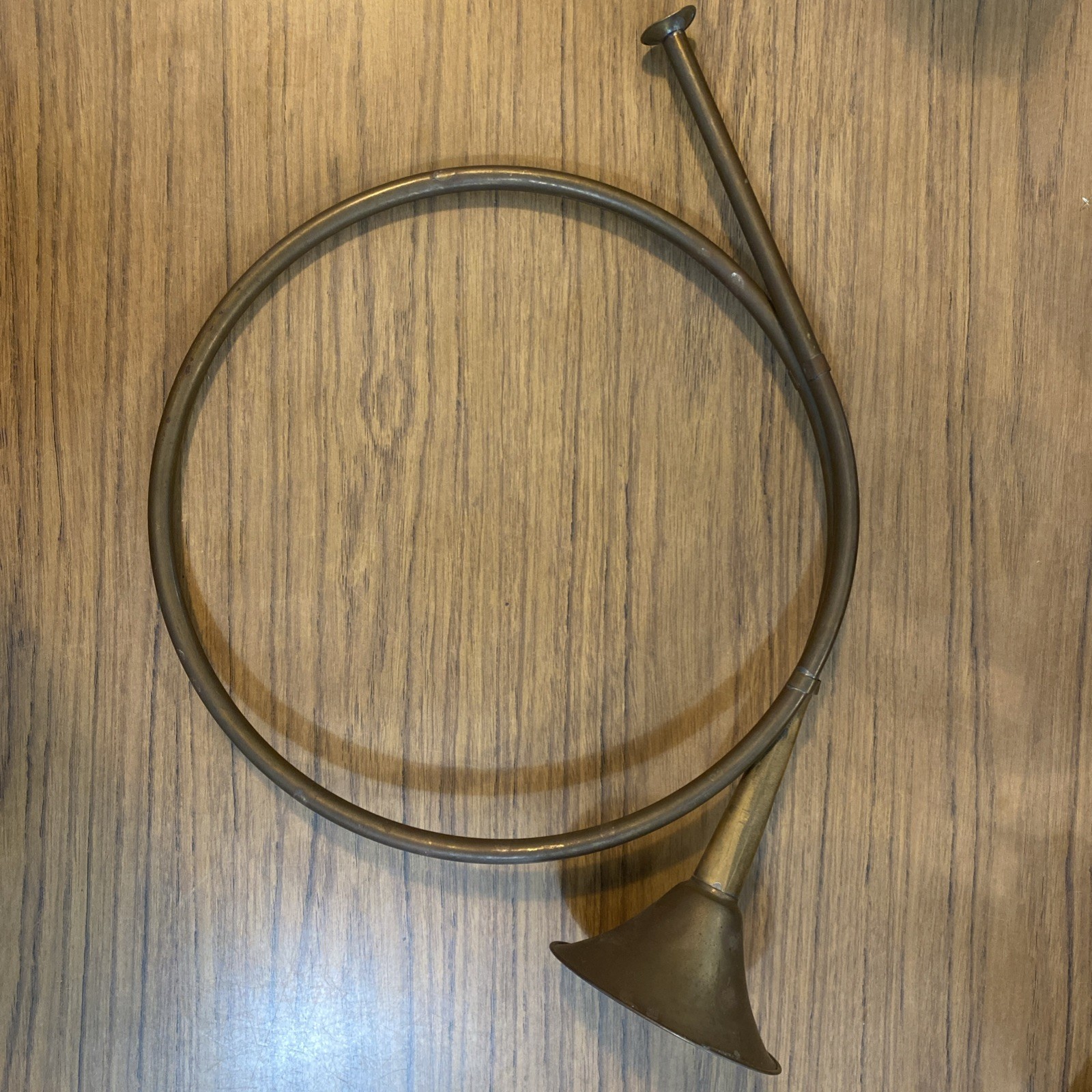 Vtg Brass French Horn Bugle Fox Hunting Home Decor/ Christmas LARGE 12”x17” Vtg Brass French Horn Bugle Fox Hunting Home Decor/ Christmas LARGE 12”x17”