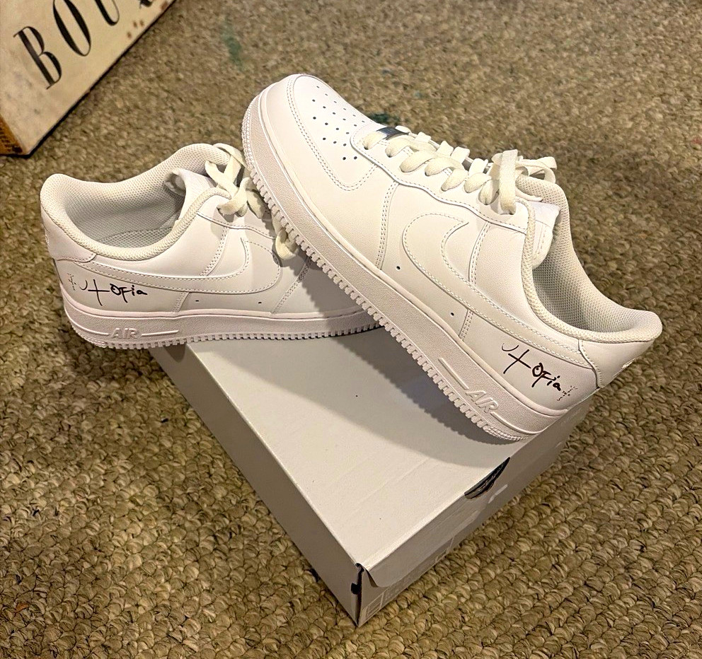 TRAVIS SCOTT Nike Air Force 1 \'07 Low Top Triple White brand new with box