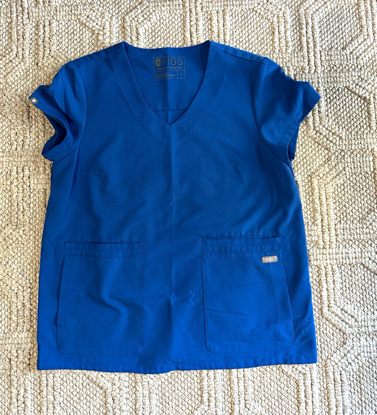 FIGS Women’s Medical Scrub Top V-Neck Short Sleeve Pockets S Blue Solid FIGS Women’s Medical Scrub Top V-Neck Short Sleeve Pockets S Blue Solid