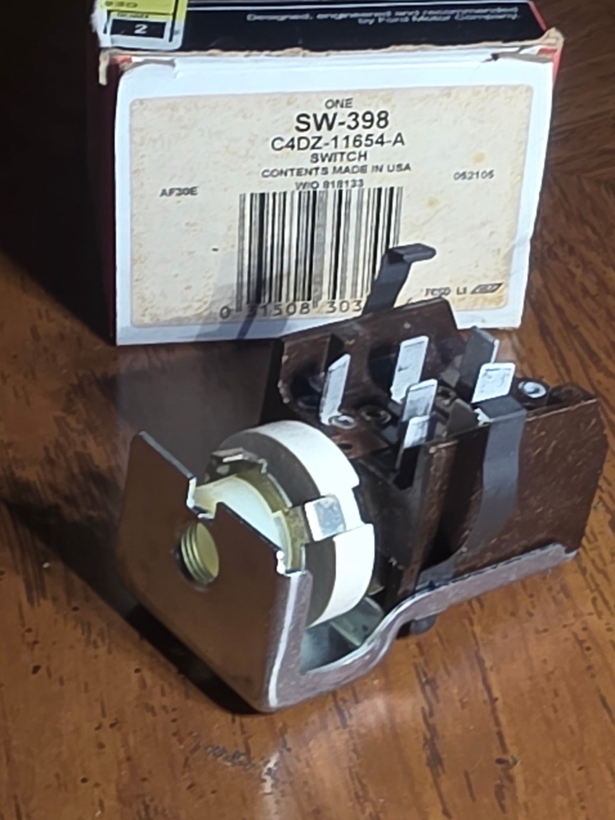 NOS OEM Ford C4DZ-11654-A Headlamp Headlight Switch 62-64 Falcon 67 Econoline NOS OEM Ford C4DZ-11654-A Headlamp Headlight Switch 62-64 Falcon 67 Econoline