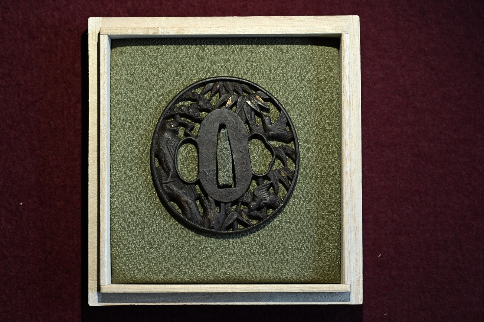 Tsuba Japanese antique made of iron Mumei bird of prey and plover design Edo era