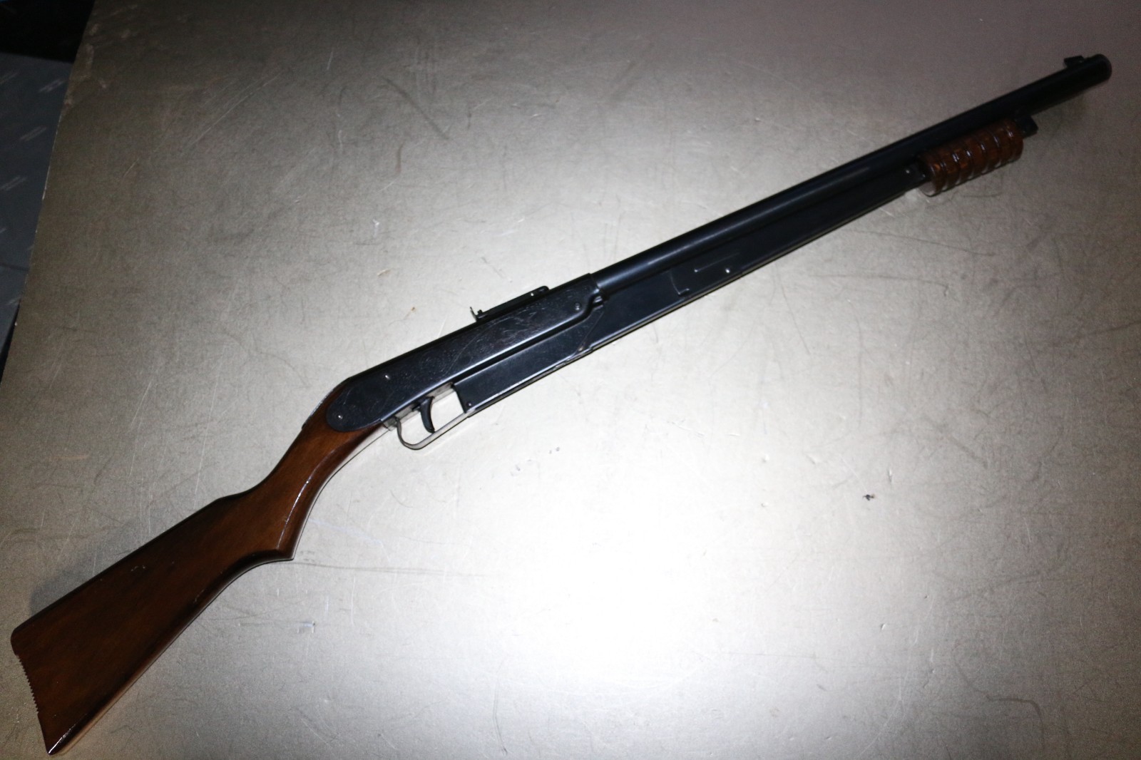 vintage Daisy model 25 pump bb air rifle gun +engravings Plymouth MI SUPERB COND vintage Daisy model 25 pump bb air rifle gun +engravings Plymouth MI SUPERB COND