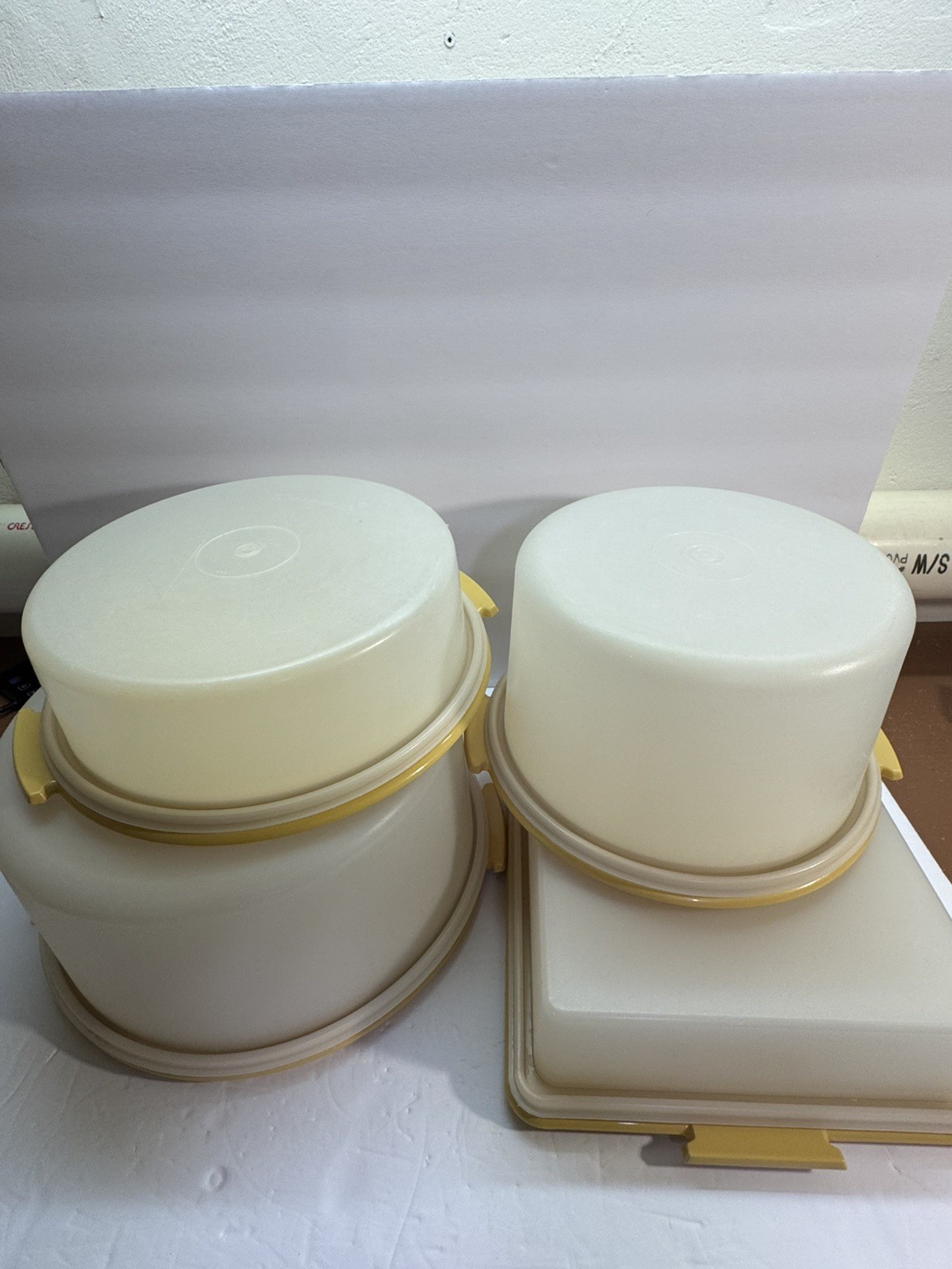 Tupperware Vintage Harvest Gold Cake Takers- Set Of 4 #1256, 684, 719, 622 Tupperware Vintage Harvest Gold Cake Takers- Set Of 4 #1256, 684, 719, 622