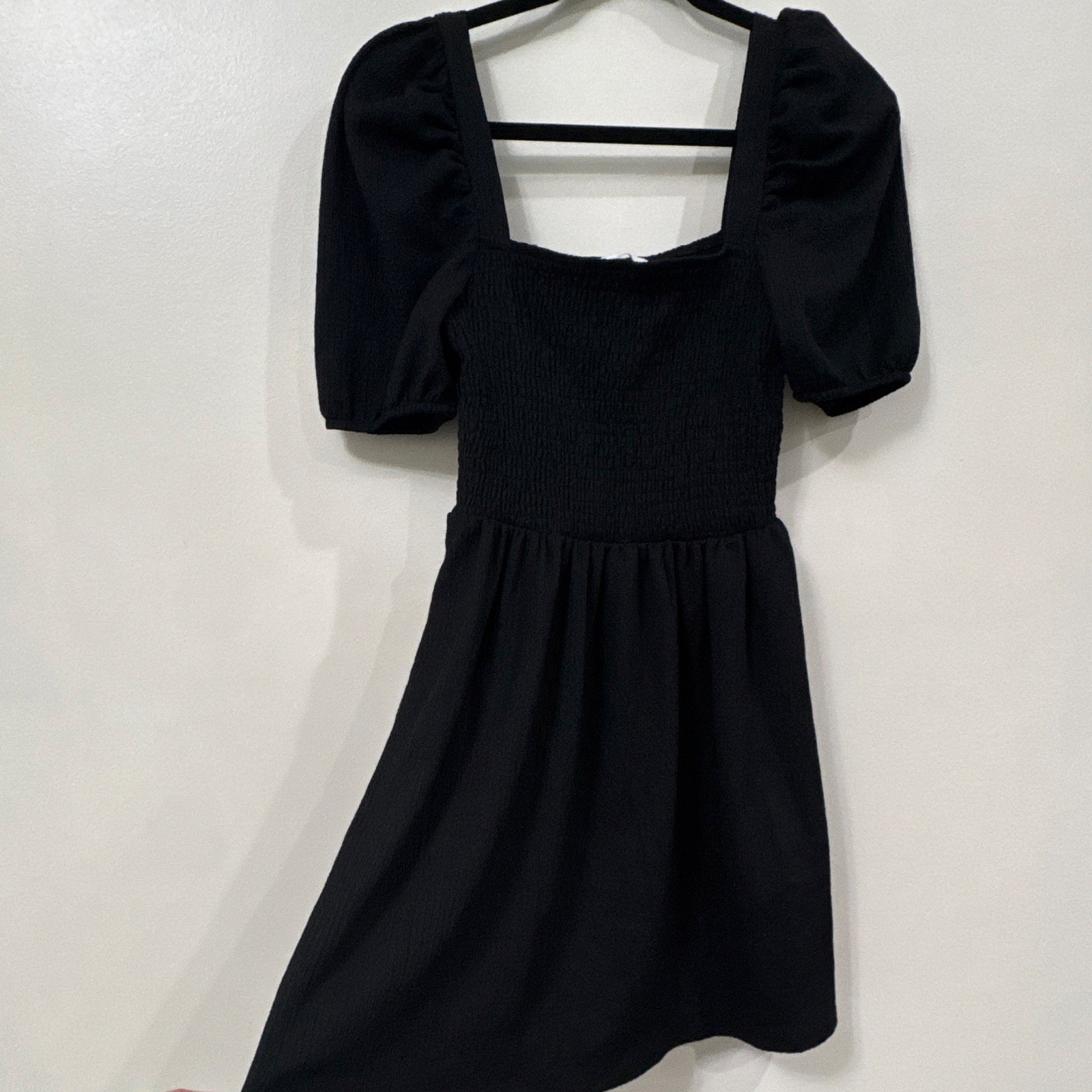 H&M Women\'s Black Puffy Half Sleeve Short Mini Dress Smocked Bodice Size Medium