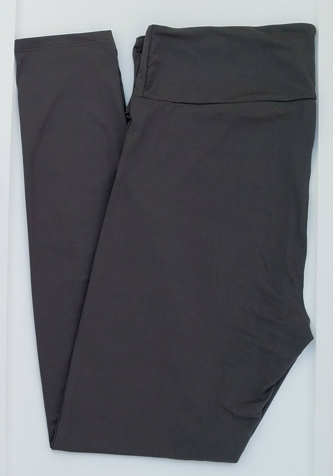 TC2 LuLaRoe Tall & Curvy2 Leggings Beautiful Solid Gray Rare  NWT