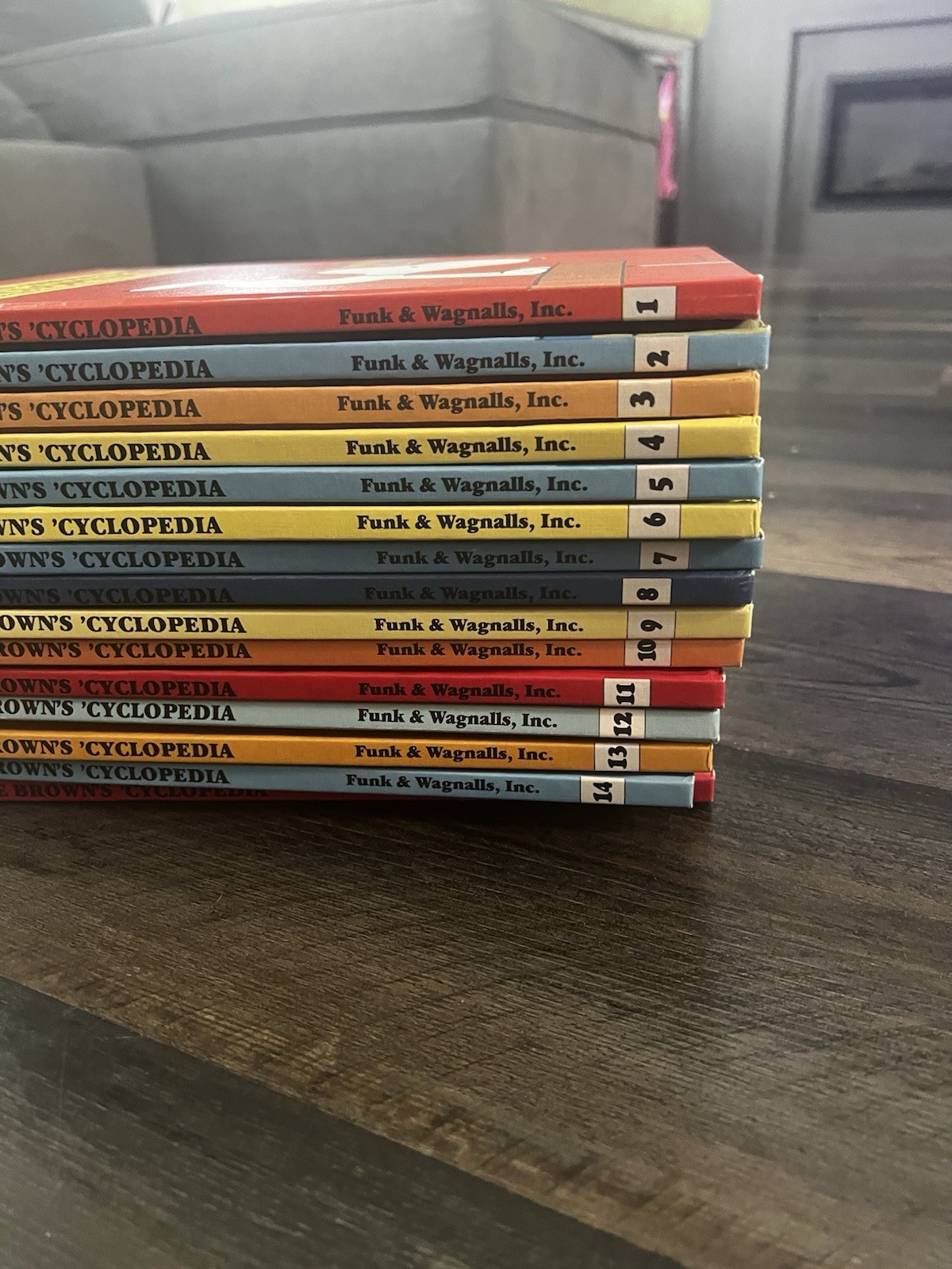 Vintage 1980 Charlie Brown's Cyclopedia Complete Set Volumes 1-15 Hard Cover. Vintage 1980 Charlie Brown's Cyclopedia Complete Set Volumes 1-15 Hard Cover.