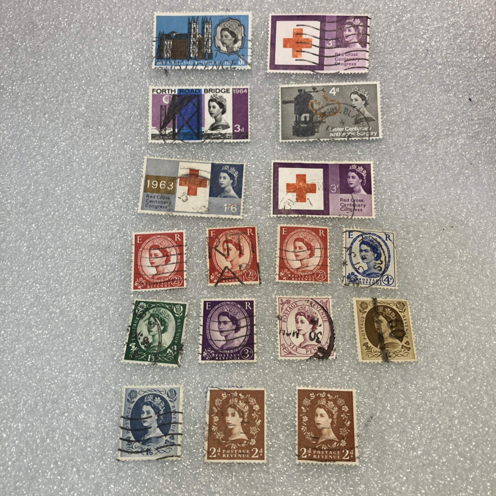 17 USED Vtg. British Elizabeth II mixed stamps Lot; 1960-1970; $1 Ships- A DEAL
