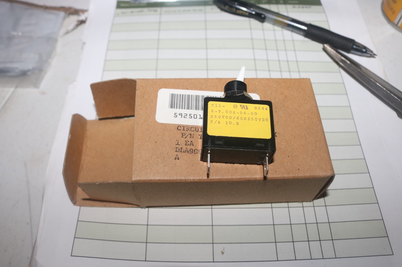 NOS AIRPAX circuit breaker T11-2-7.50A-06-00 5925-01-155-7696 NOS AIRPAX circuit breaker T11-2-7.50A-06-00 5925-01-155-7696