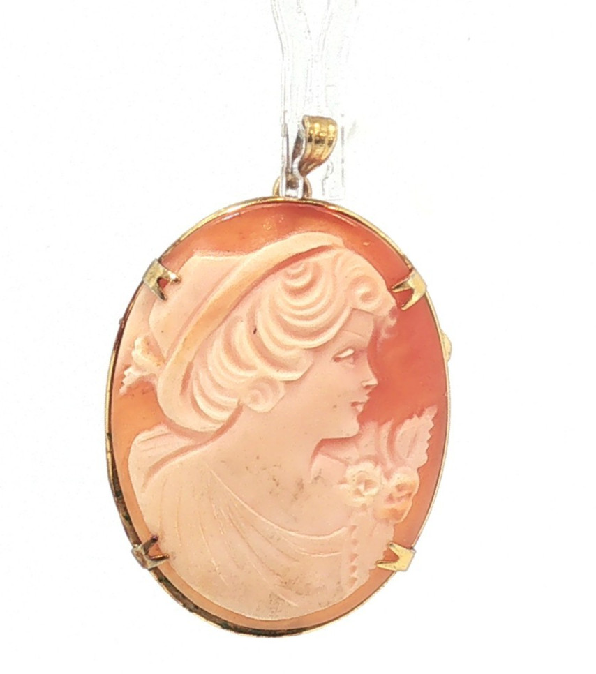 Antique Hand-Carved Oval Shell Cameo Pendant Brooch Vintage Style Antique Hand-Carved Oval Shell Cameo Pendant Brooch Vintage Style
