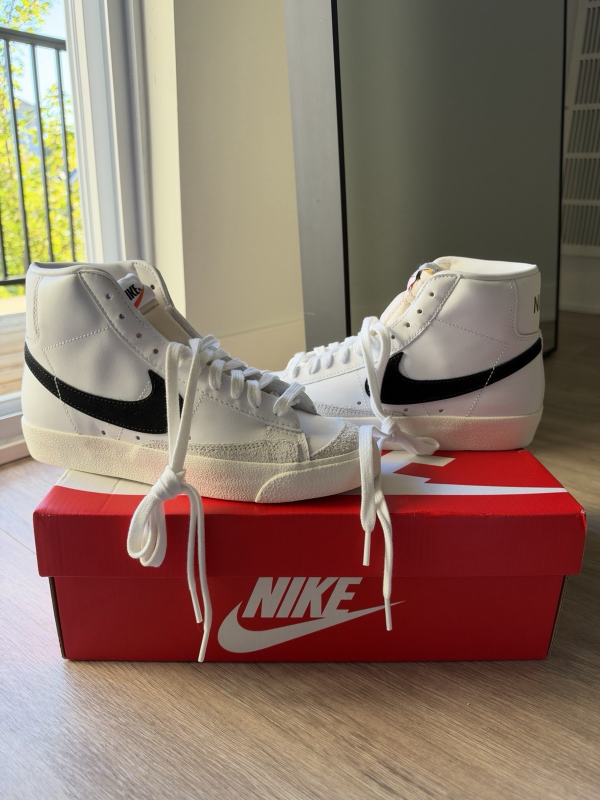 Nike Blazer Mid \'77 Vintage Mid Top Leather Sneaker White/Black CZ1055-100 Nike Blazer Mid \'77 Vintage Mid Top Leather Sneaker White/Black CZ1055-100