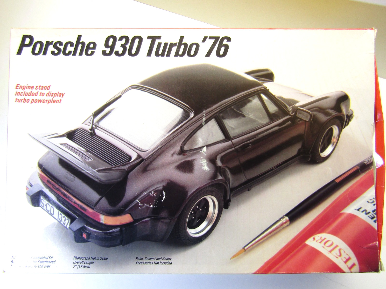 Testors Fujimi 1:24 Scale Porsche 930 Turbo \'76 model kit # 392