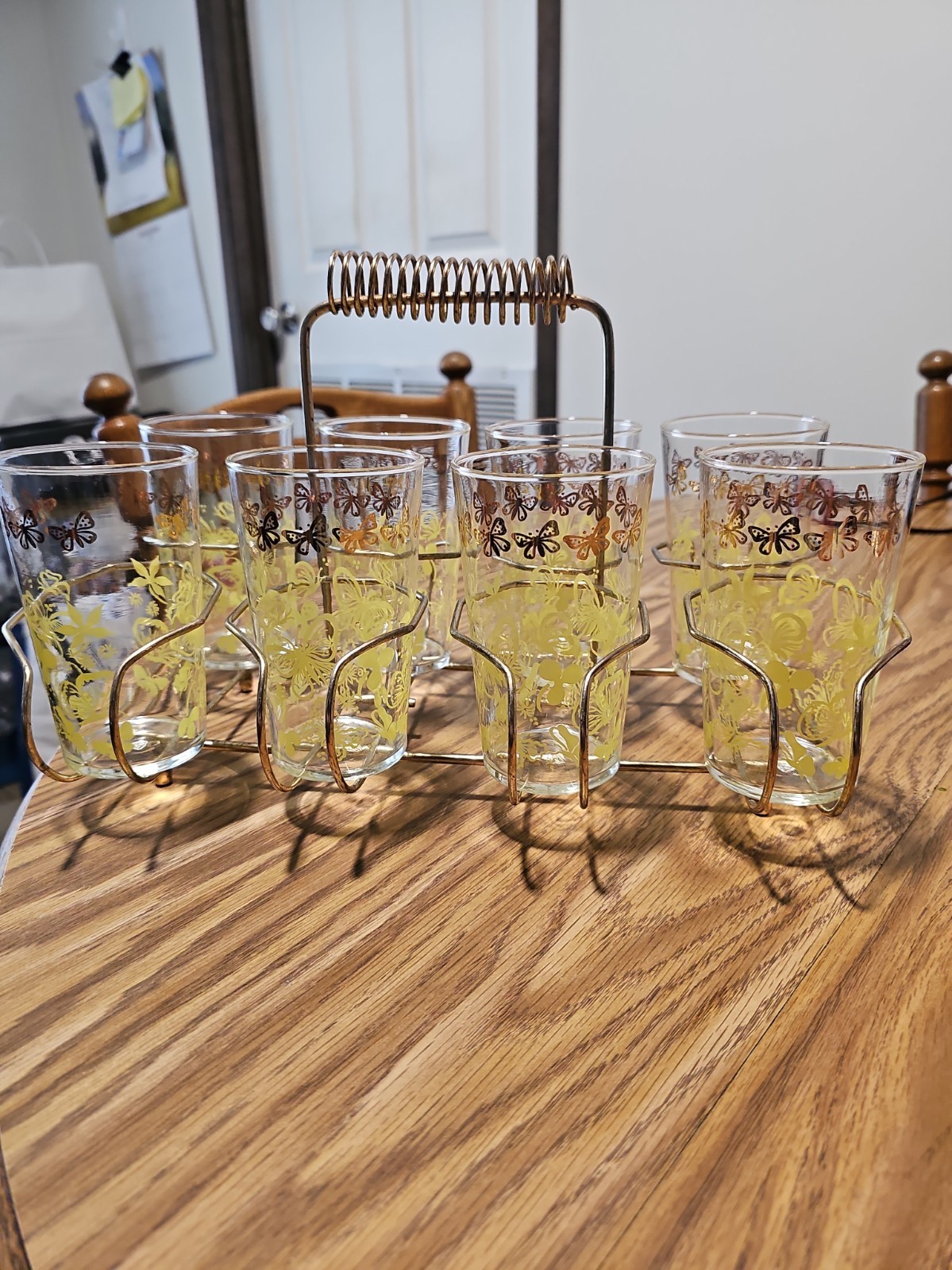 Vintage Yellow And Gold Butterflie Tumblers Set Of 8 With Rack. Vintage Yellow And Gold Butterflie Tumblers Set Of 8 With Rack.