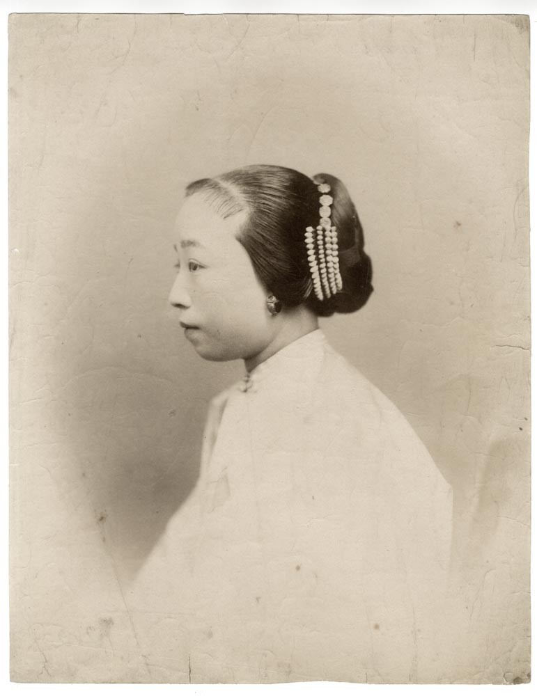 c.1880's PHOTO CHINA - PORTRAIT OF A CHINESE WOMAN