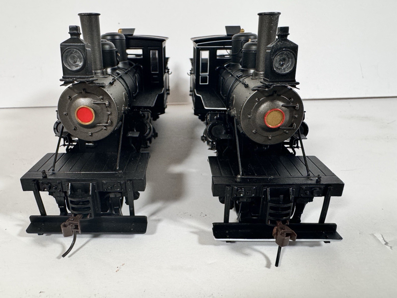 2x Bachmann Spectrum On30 Two Truck Painted Unlettered DCC & Sound