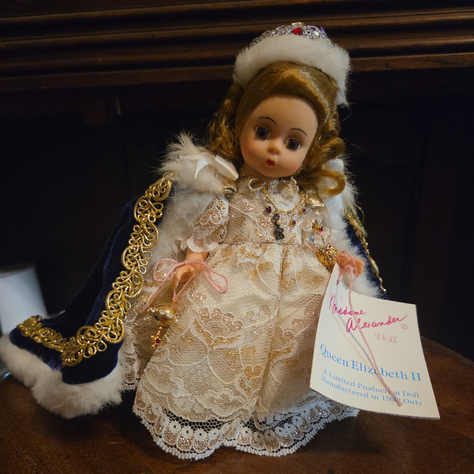 LN Madame Alexander Limited Edition Queen Elizabeth II Coronation Doll 1992 LN Madame Alexander Limited Edition Queen Elizabeth II Coronation Doll 1992