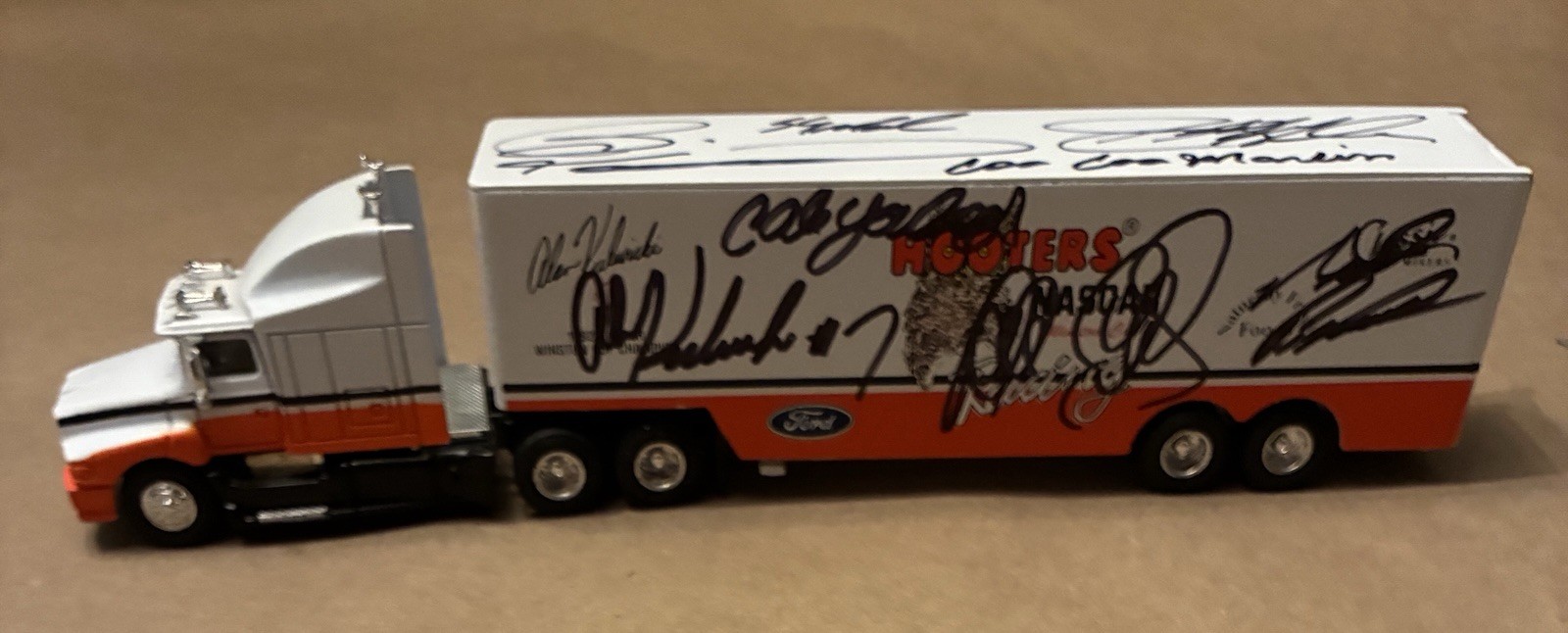 1993 Racing Champ Transporter Hooters Autographed Dale Earnhardt Sr +14 GRAIL 1993 Racing Champ Transporter Hooters Autographed Dale Earnhardt Sr +14 GRAIL
