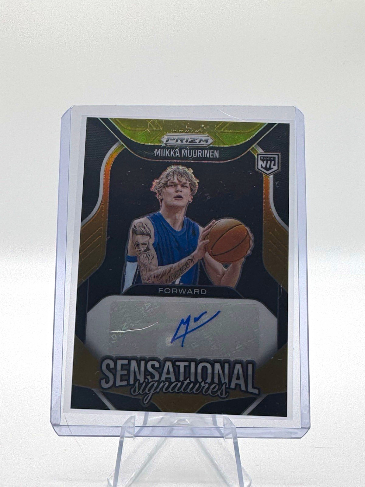 Panini 2025-26 Prizm Miikka Muurinen Sensational Signatures Gold Auto /10 Panini 2025-26 Prizm Miikka Muurinen Sensational Signatures Gold Auto /10