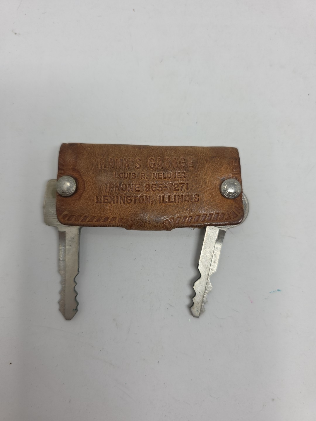 Vintage Hank\'s Garage, Lexington Illinois IL Brown Leather FORD Dual Key Holder Vintage Hank\'s Garage, Lexington Illinois IL Brown Leather FORD Dual Key Holder