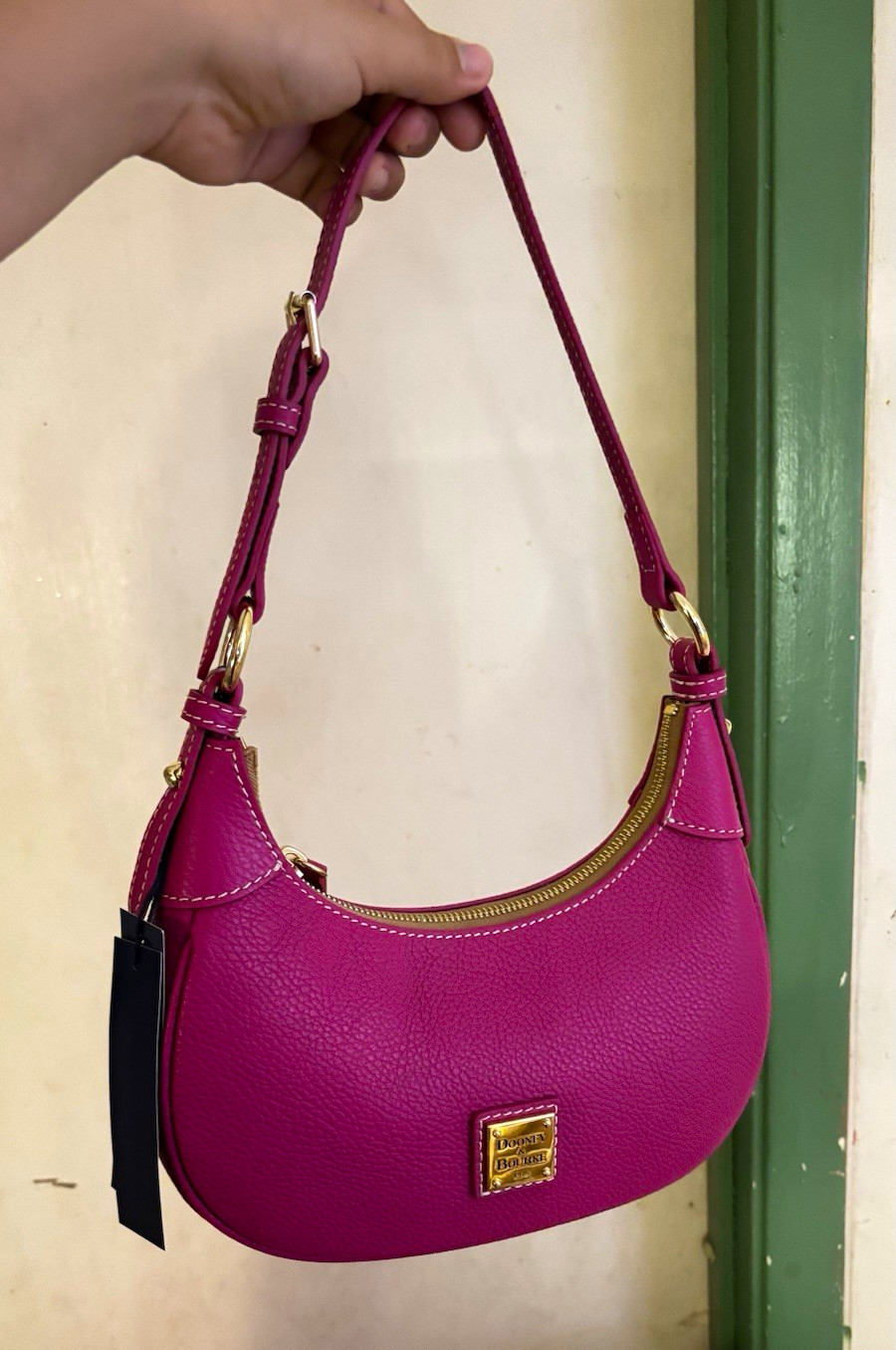 Dooney & Bourke Purple Pebbled Crescent Shoulder Bag Zip Gold Hardware Strap Dooney & Bourke Purple Pebbled Crescent Shoulder Bag Zip Gold Hardware Strap
