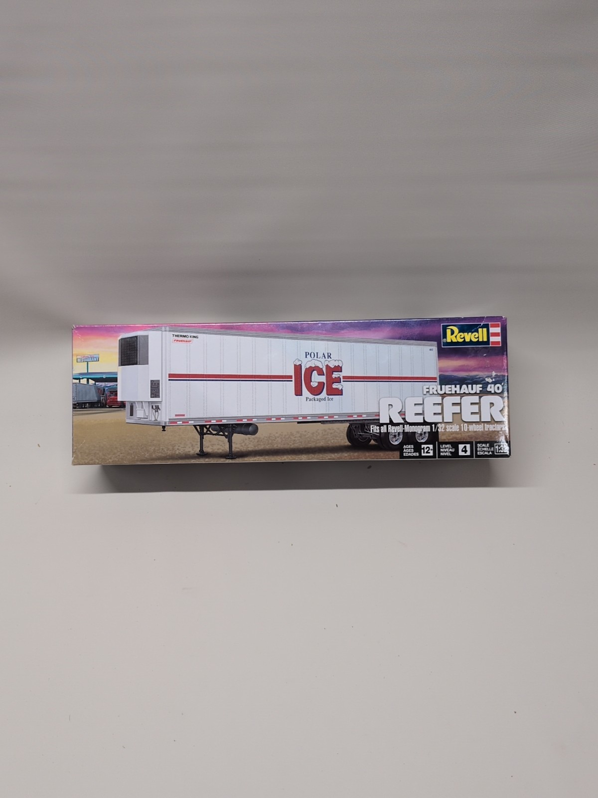 Revell Kit 14541 Scale 1:32 Fruehauf 40\' Reefer Semi Trailer Polar Ice Sealed 