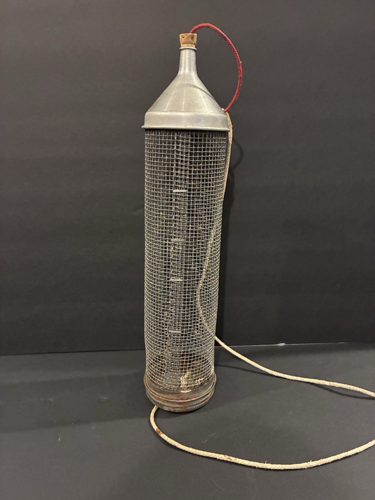 Kleer-Vue Vintage Wire Mesh Fishing Bait Cricket Box....Duluth Ga. Kleer-Vue Vintage Wire Mesh Fishing Bait Cricket Box....Duluth Ga.