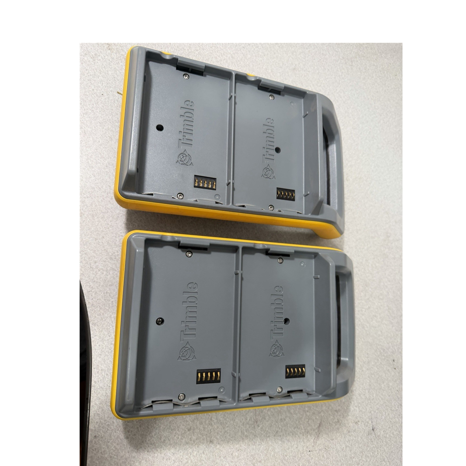 Trimble multi battery adapter 59369 , case, and car charger Trimble multi battery adapter 59369 , case, and car charger