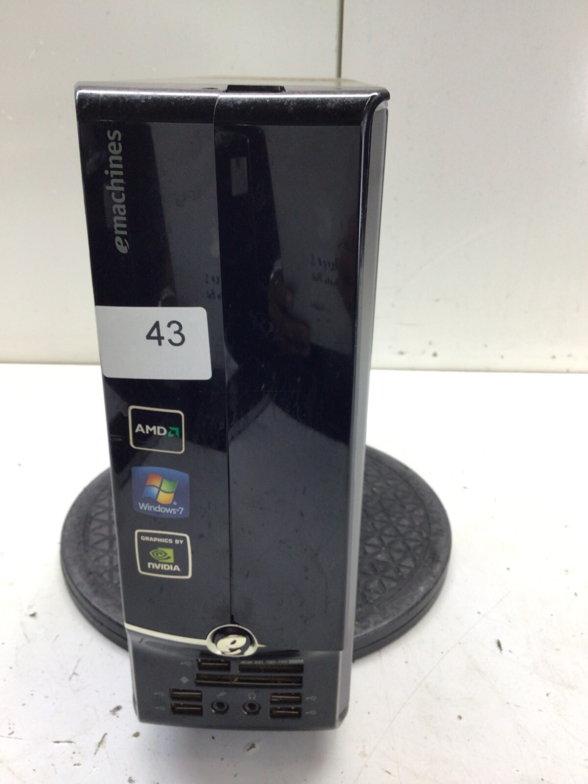 eMachines EL1352G-01w AMD Sempron 145 2.80GHz 2GB NO HDD eMachines EL1352G-01w AMD Sempron 145 2.80GHz 2GB NO HDD
