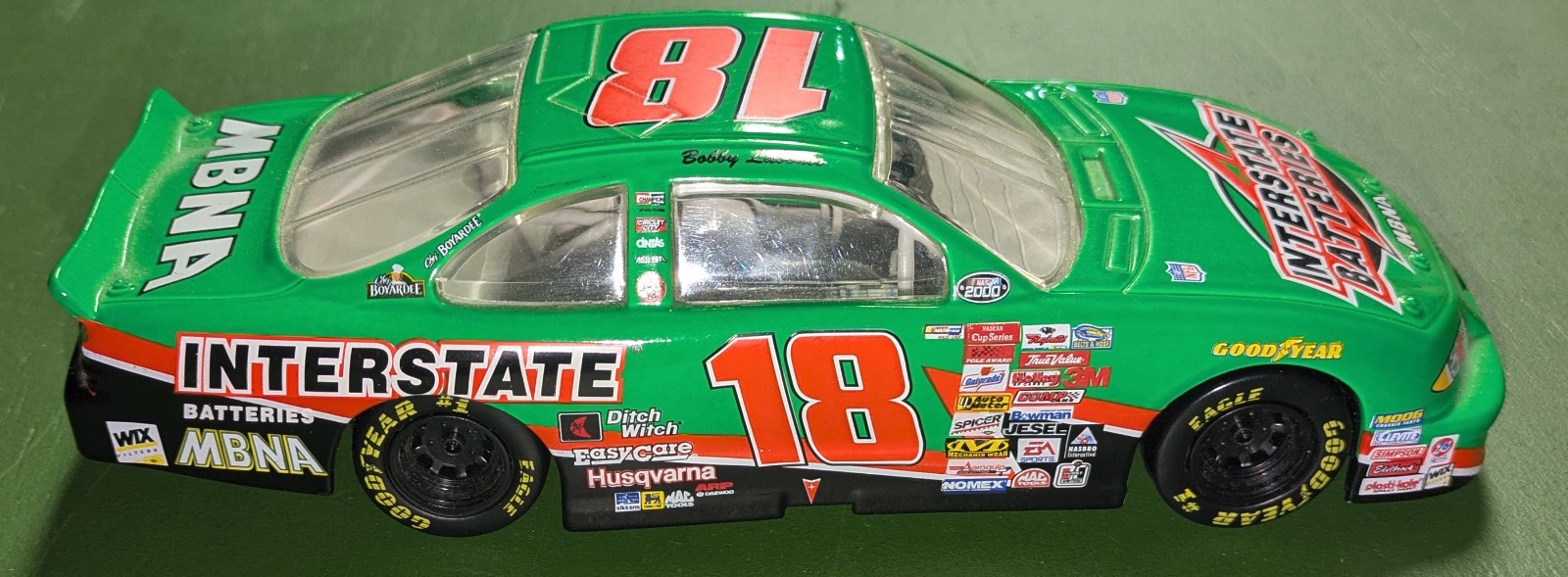 Hasbro 1:24 NASCAR 2000 Bobby Labonte 18 Interstate Batteries Pontiac Grand Prix
