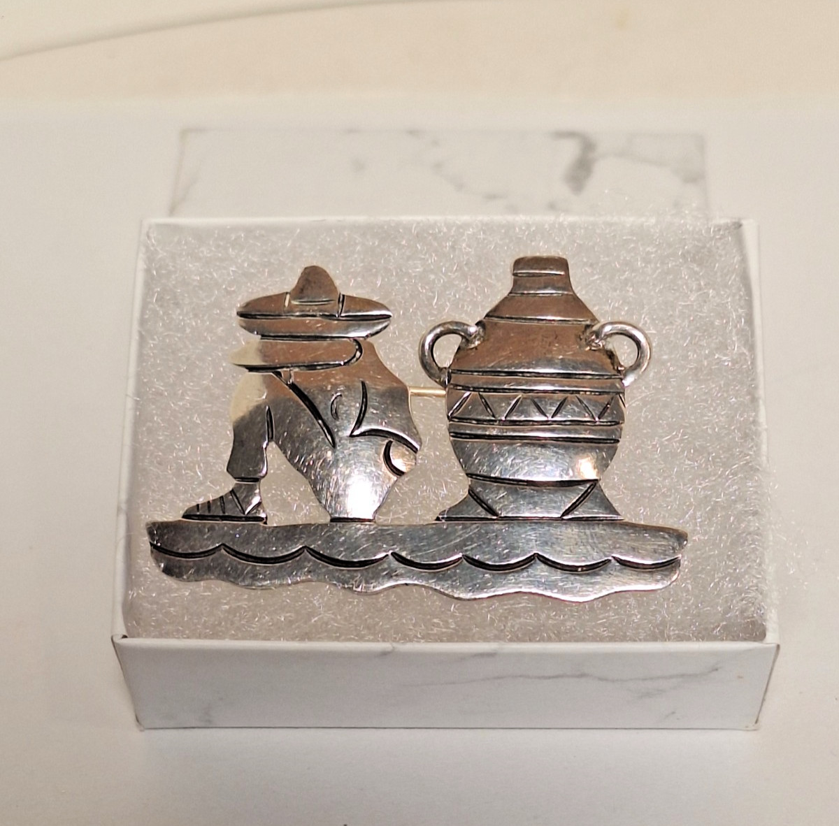 Vintage Hecho En Mexico Artisan Sterling Silver Sombrero Man Mexican Pot Brooch