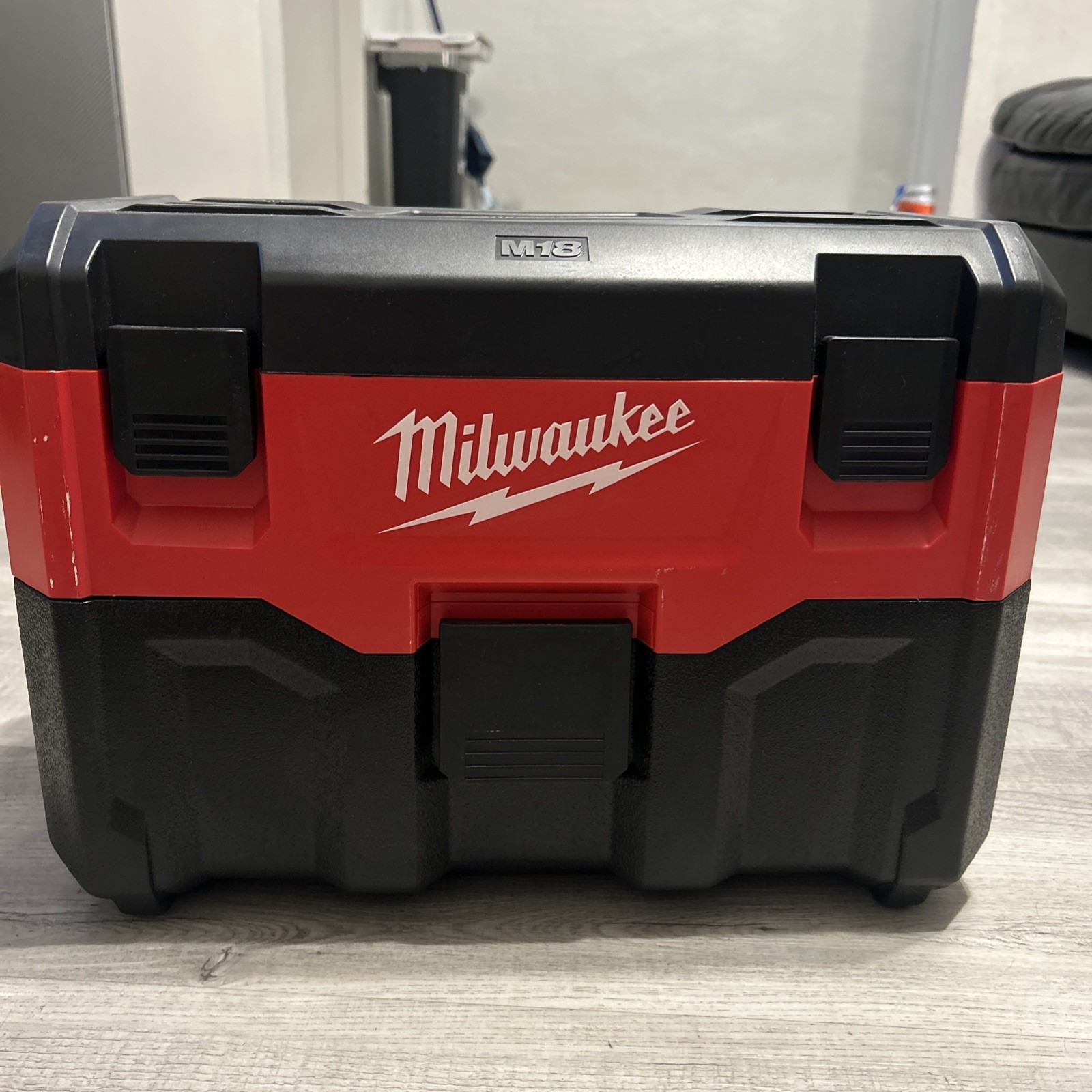 Milwaukee® M18™ 0880-20 Cordless wet/dry Vacuum, 2 gal Tank