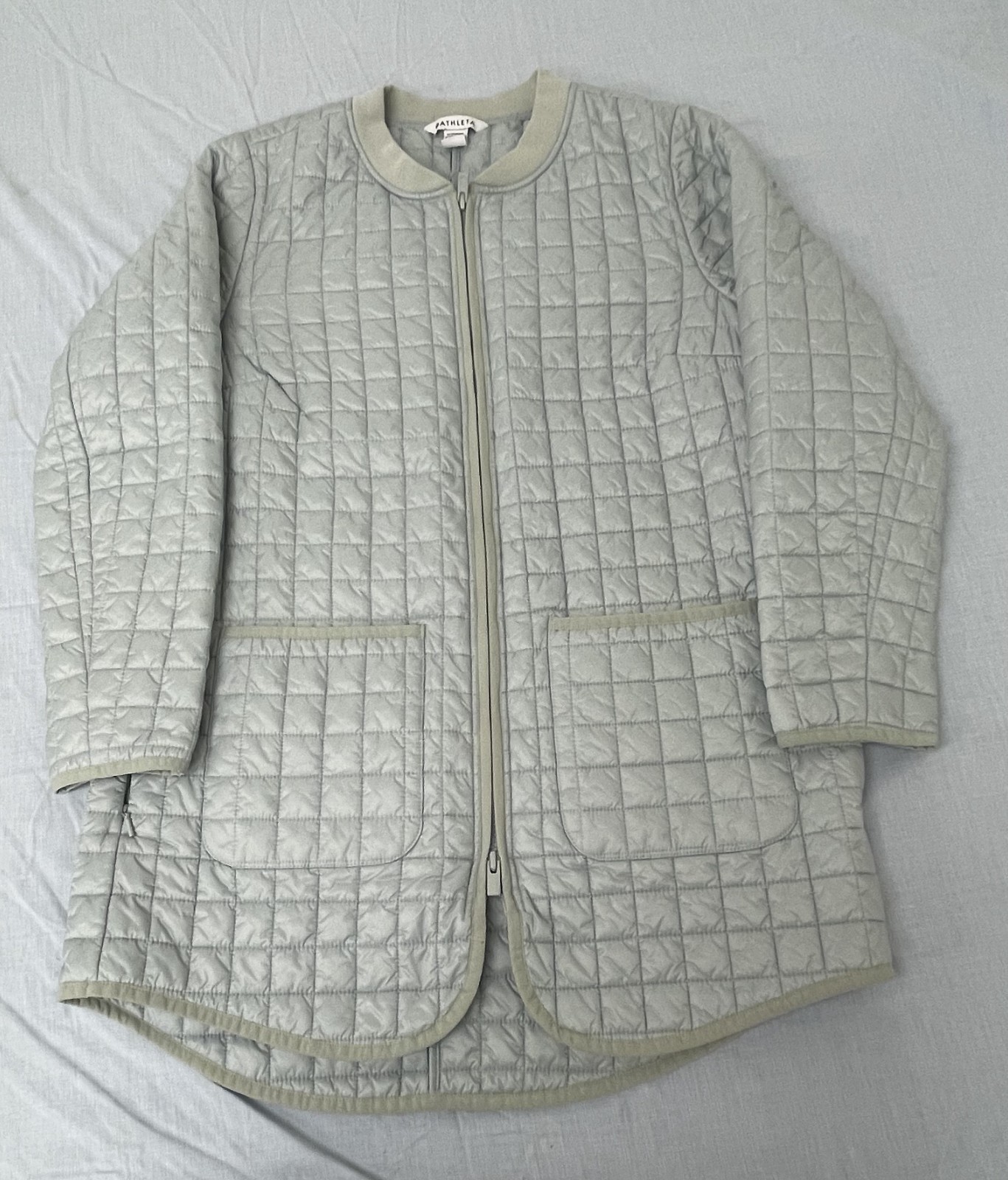 Athleta Recycled Grandview PrimaLoft Shell Jacket Women\'s size M Petite