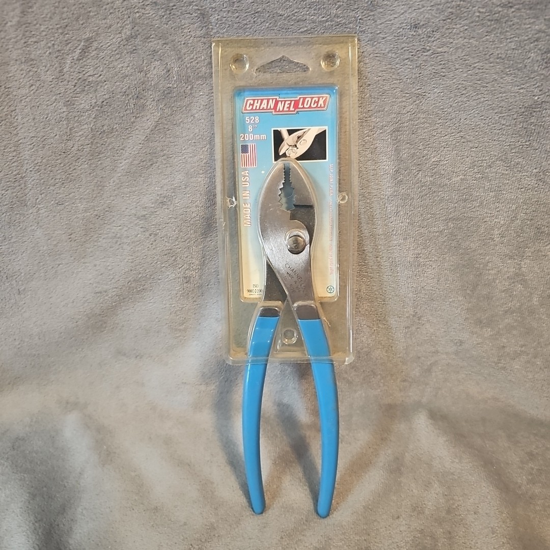 Channellock CNL-528 8-Inch Slip Joint Plier by Chanellock Channellock CNL-528 8-Inch Slip Joint Plier by Chanellock