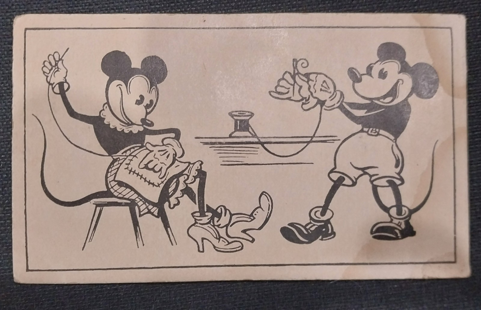 1930's Mickey and Minnie Mouse sewing/needle card set 1930's Mickey and Minnie Mouse sewing/needle card set