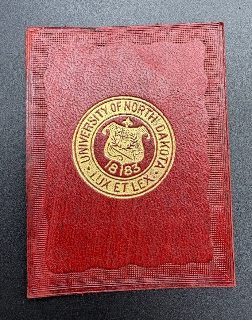 c1910 L20 University North Dakota UND College Seal Tobacco Leather Red Gold