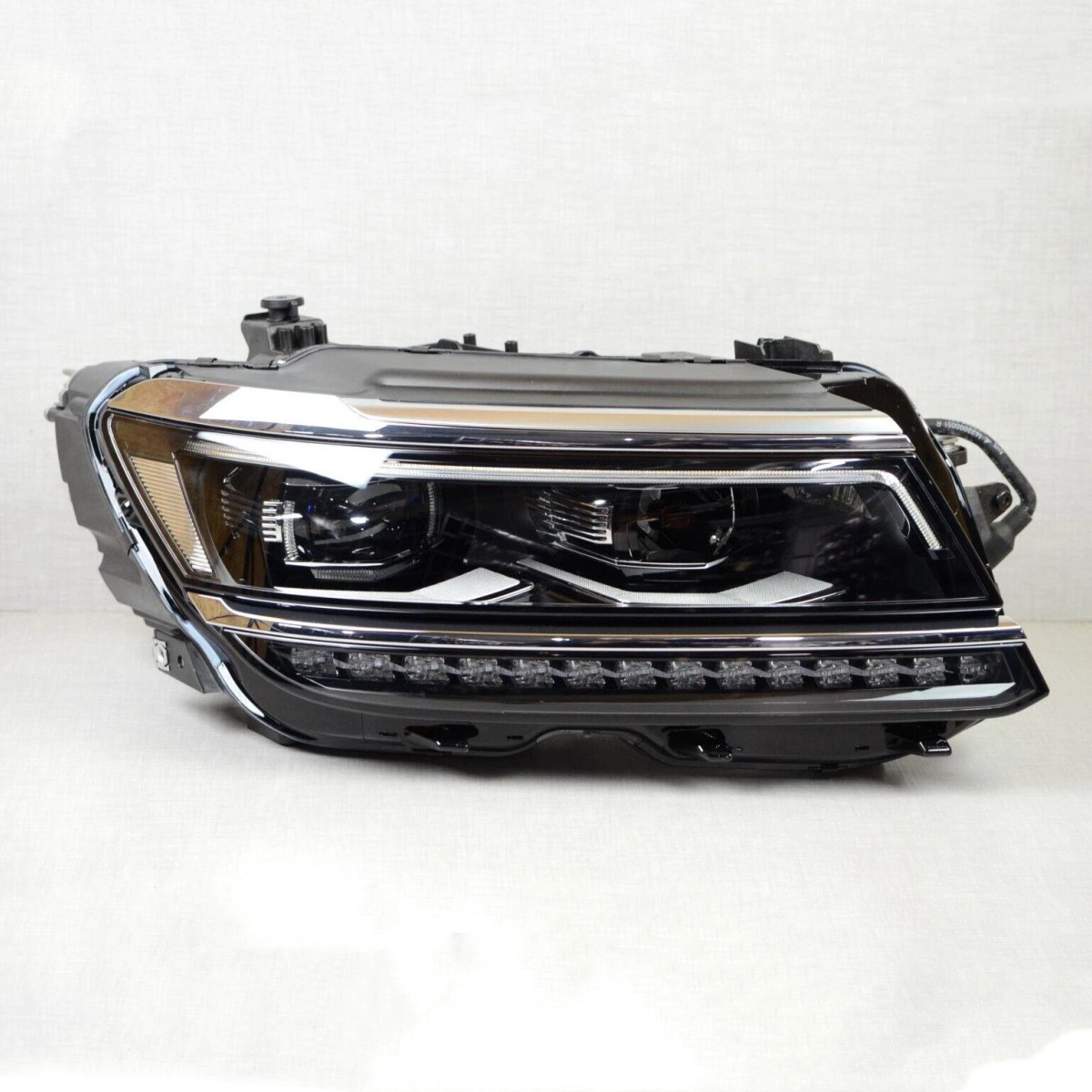 OEM 5NL941082A For 2018-21 VW Tiguan LED Headlights Right Side Lamp 5NL941114A