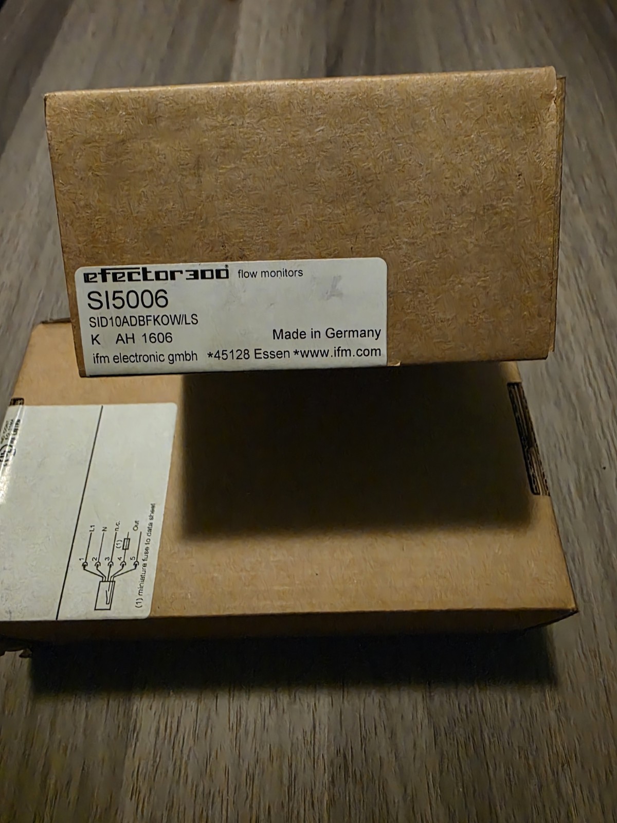 EFECTOR IFM SI5006 SID10ADBFKOW/LS Electronic Flow Monitor NEW - 