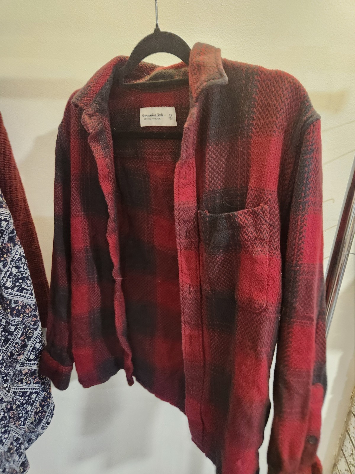 Abercrombie & Fitch Red Plaid Cardigan/Shacket Womens XS Abercrombie & Fitch Red Plaid Cardigan/Shacket Womens XS