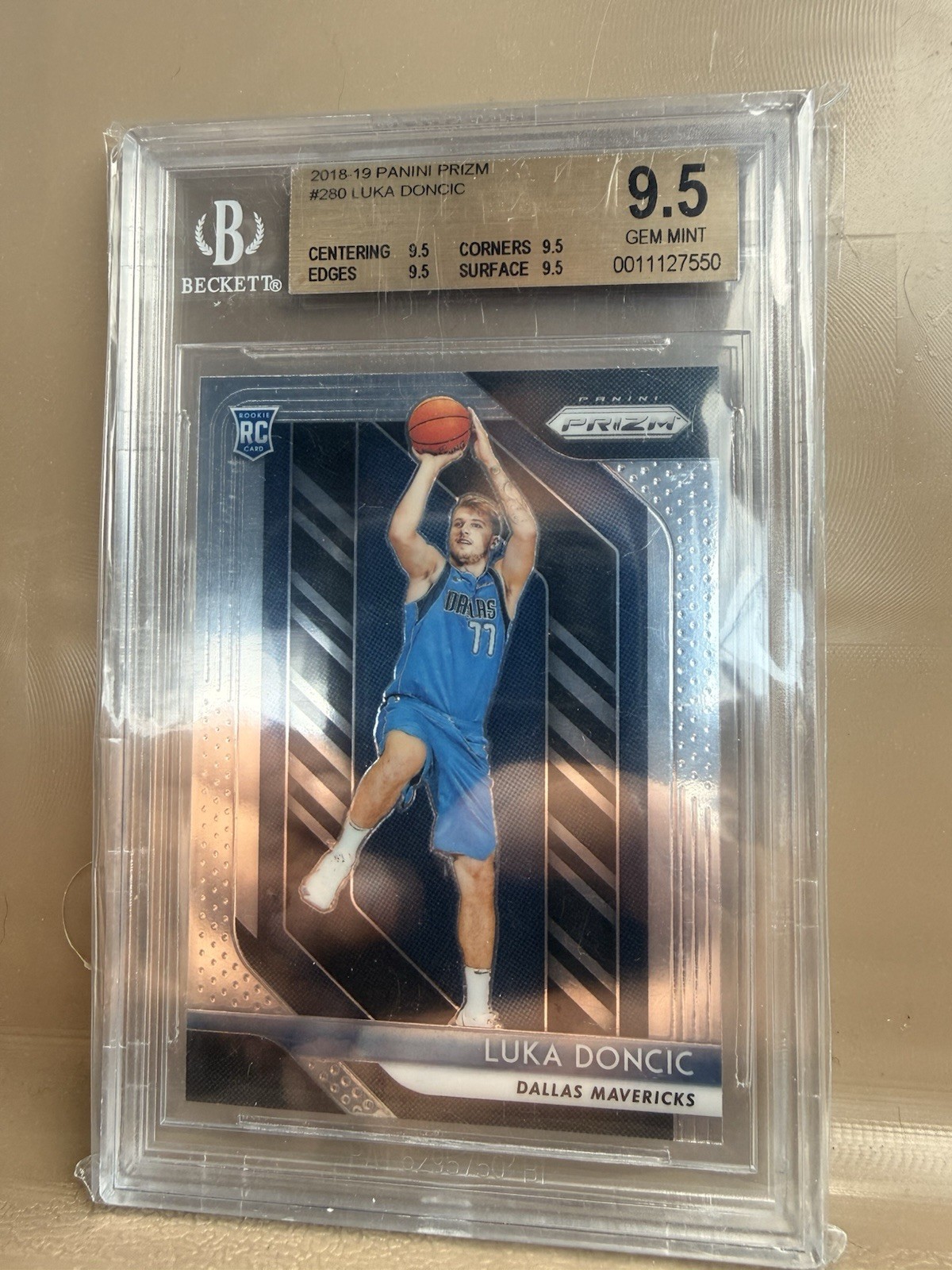 Panini 2018-19 Prizm Luka Dončić #280 Silver Prizm Rookie RC Mavericks Panini 2018-19 Prizm Luka Dončić #280 Silver Prizm Rookie RC Mavericks