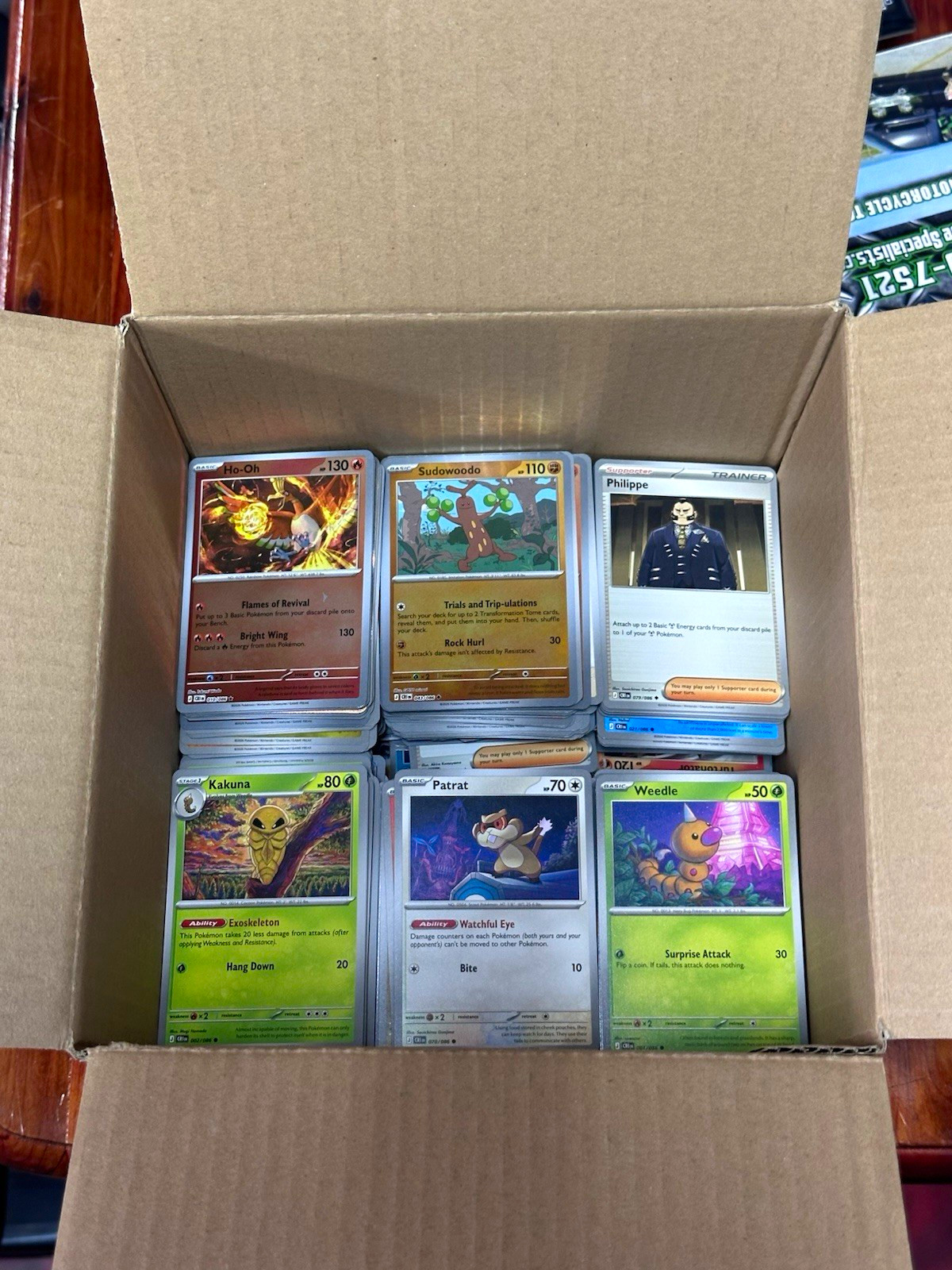HUGE Pokémon TCG 1,800+ Card Bulk Lot Modern Cards English Near Mint Collection