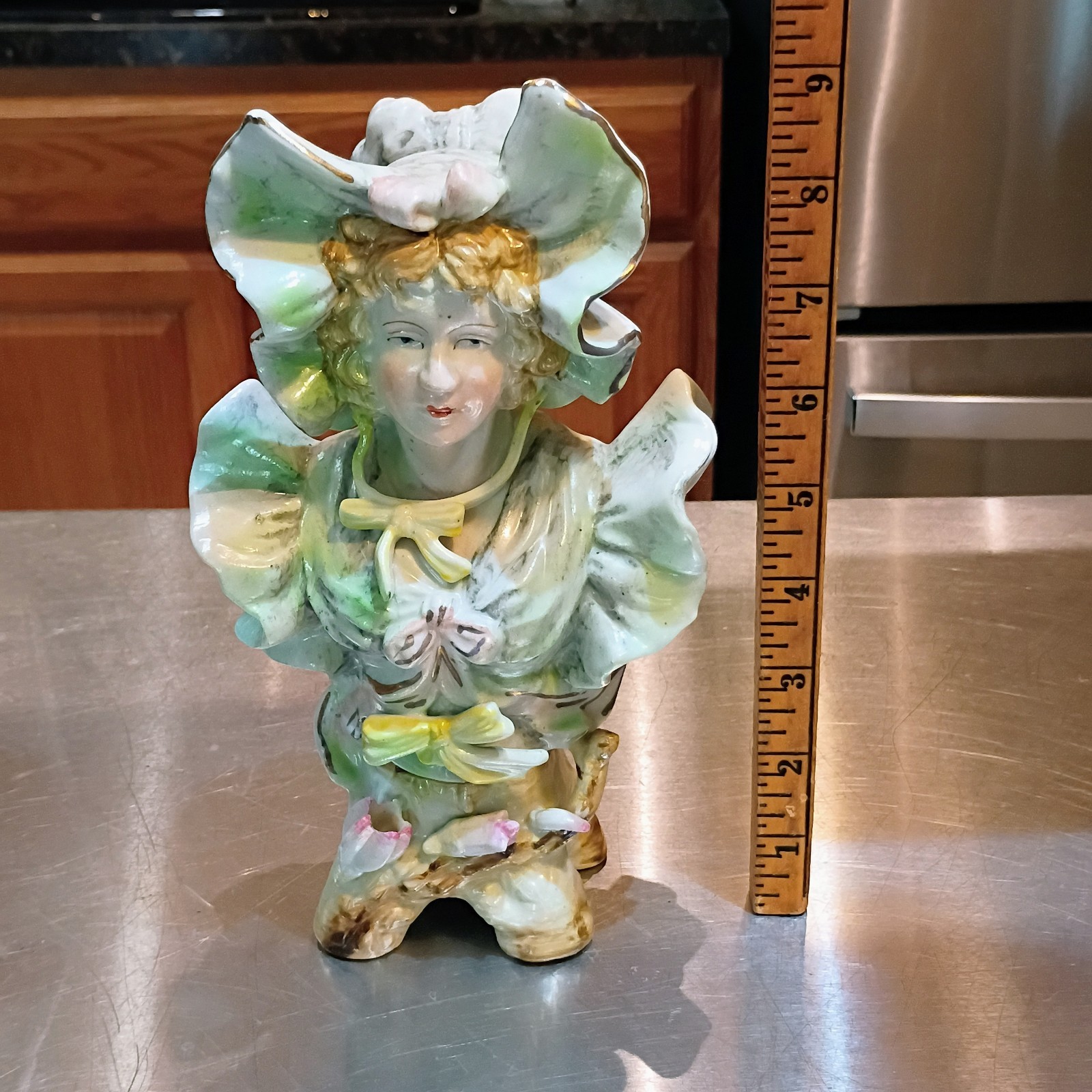 Vintage Bisque porcelain figurine bust depicting a woman Victorian dress #8090 Vintage Bisque porcelain figurine bust depicting a woman Victorian dress #8090