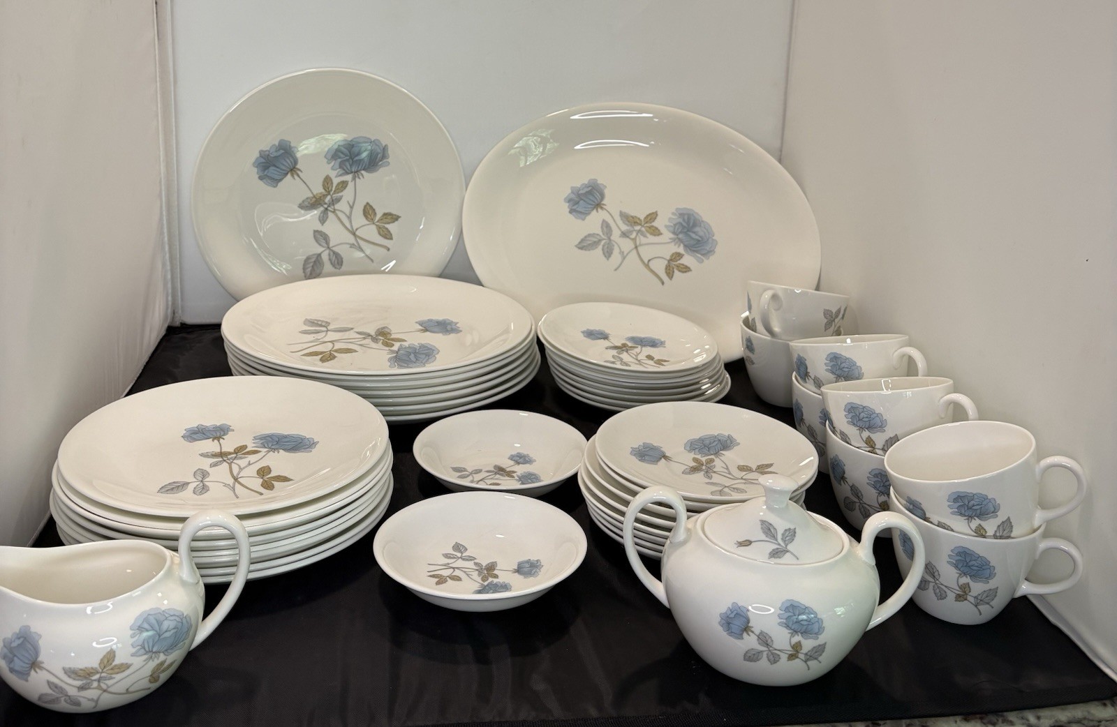 Wedgwood Ice Rose bone china 45 piece SET of 8 FIVE-piece place settings.  Plus