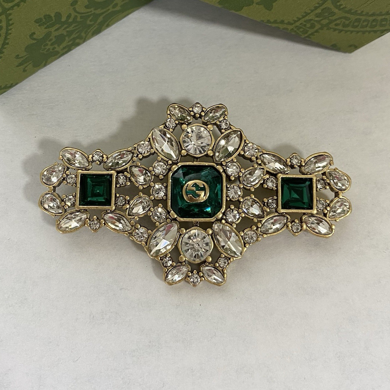 Gucci Gold Tone Green Clear Crystal Cluster Rectangle Brooch Pin Signed Italy Gucci Gold Tone Green Clear Crystal Cluster Rectangle Brooch Pin Signed Italy