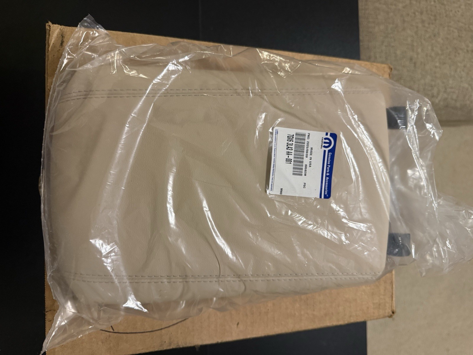 Genuine Mopar OEM Armrest Cover 7GX63LA3AA Jeep Grand Cherokee 2021-2026 Tan NEW