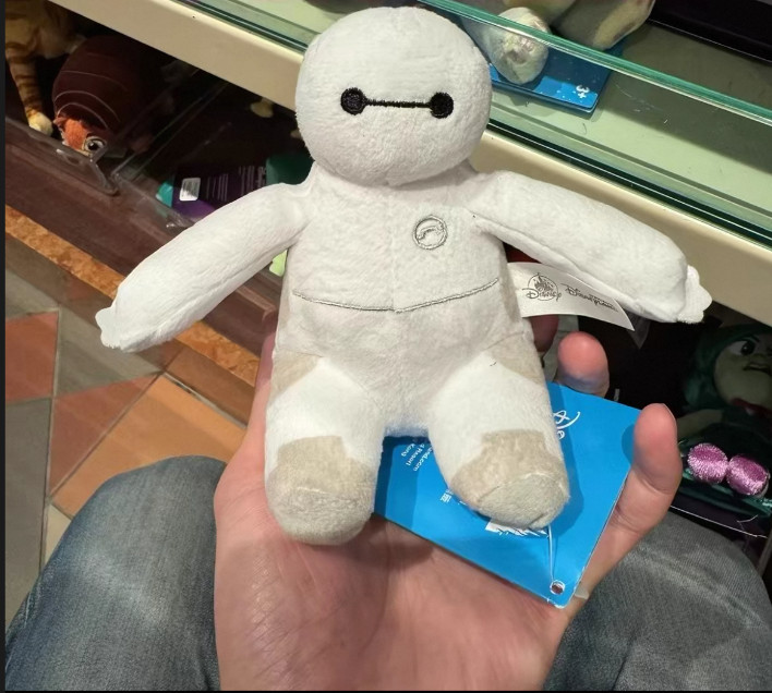 Authentic 2025 HK Disney Parks Baymax Magnetic Shoulder Pal Plush Doll Age 13+ Authentic 2025 HK Disney Parks Baymax Magnetic Shoulder Pal Plush Doll Age 13+