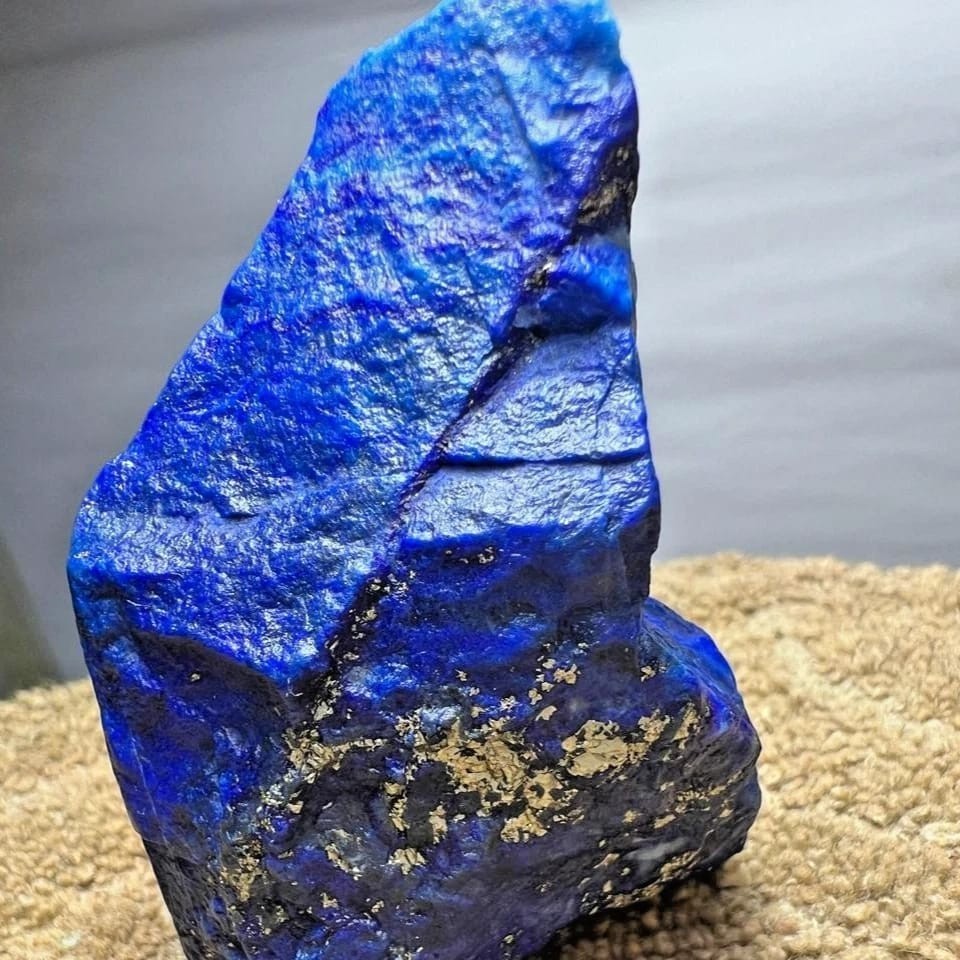 88 gr Top Amazing Blue rough  Lapis Lazuli Gemstone High Quality