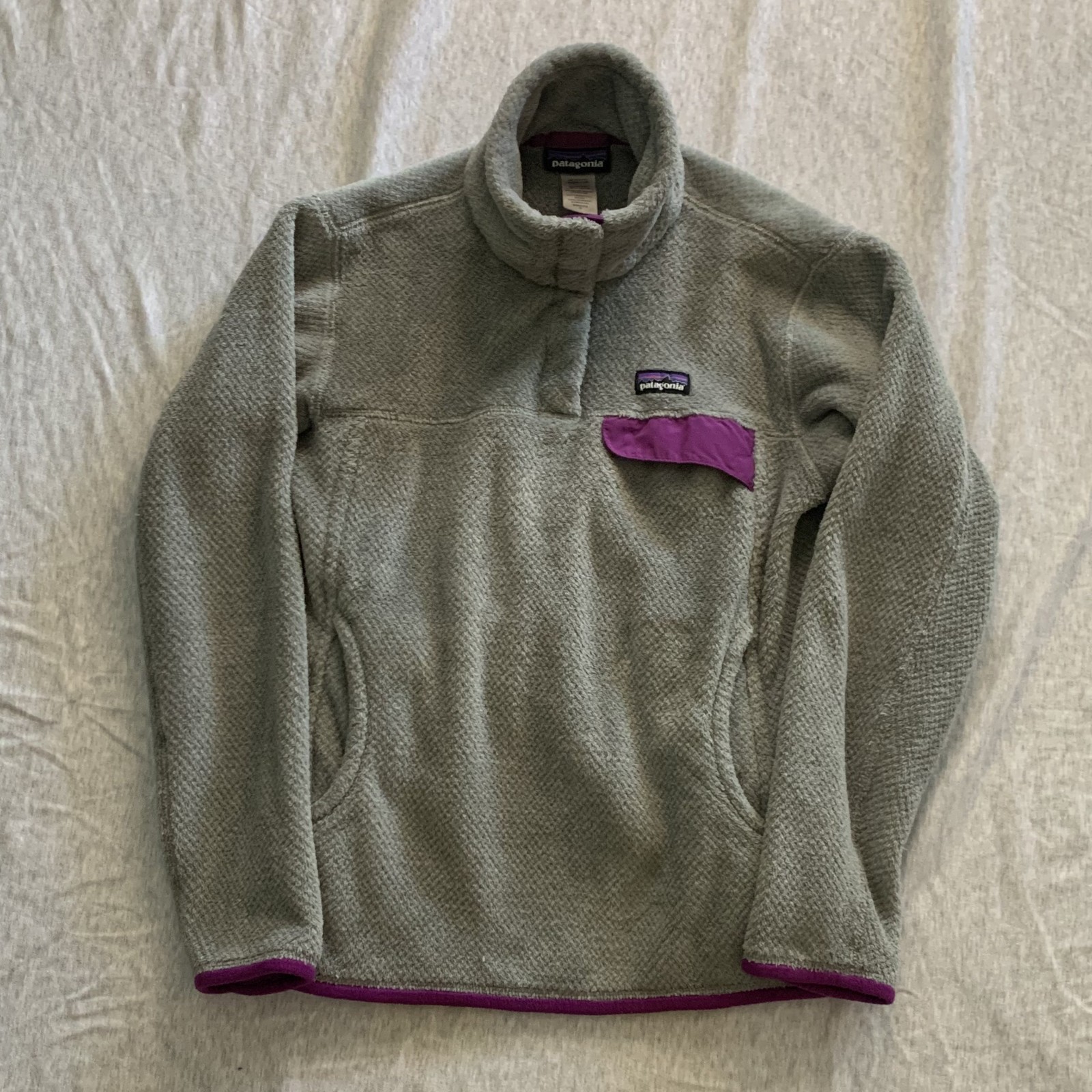 Women\'s Medium Patagonia Polartec Fleece Snap-T Pullover Gray/Purple Women\'s Medium Patagonia Polartec Fleece Snap-T Pullover Gray/Purple