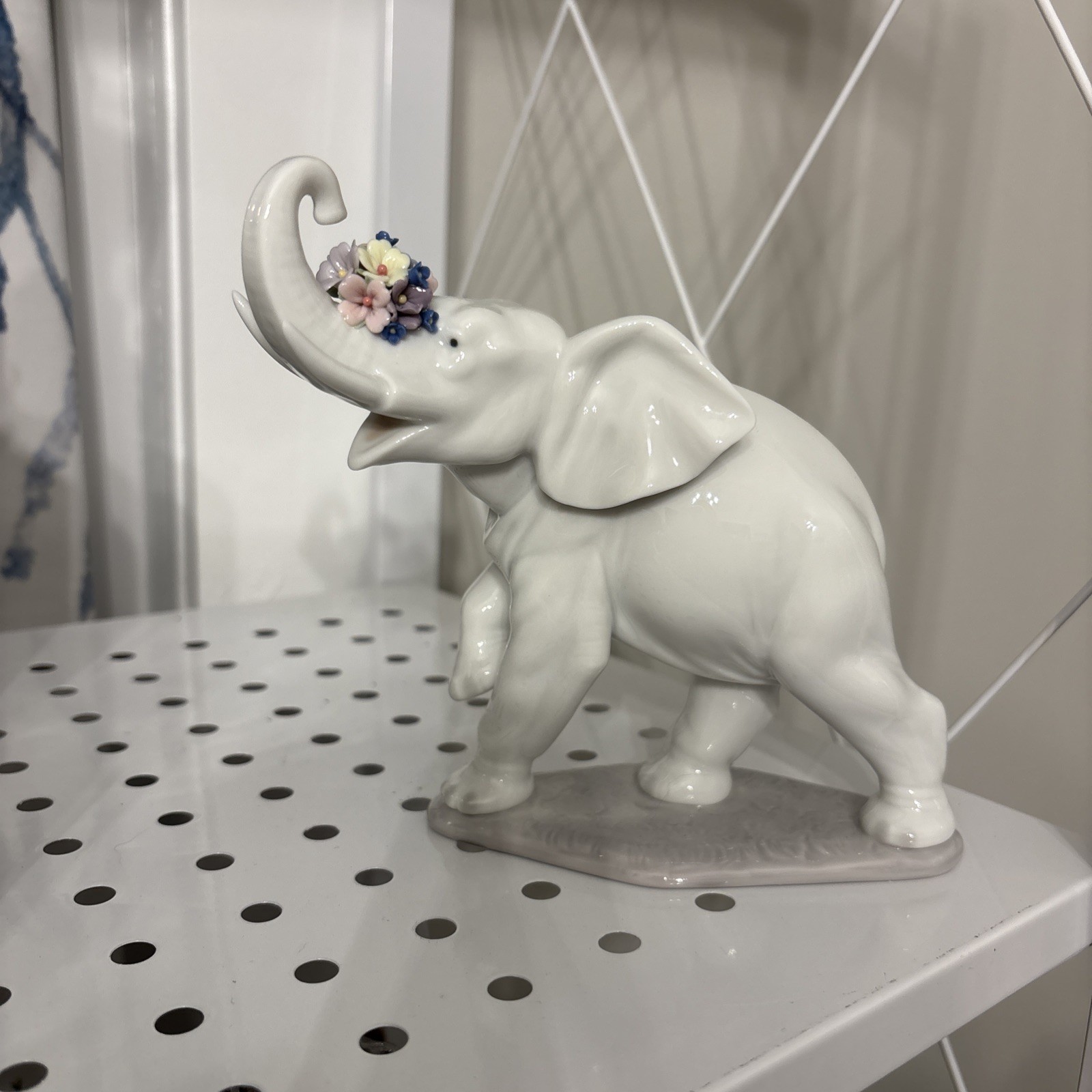 Lladro Spain Elephant #6461 Lucky\'s Call Porcelain Trunk up