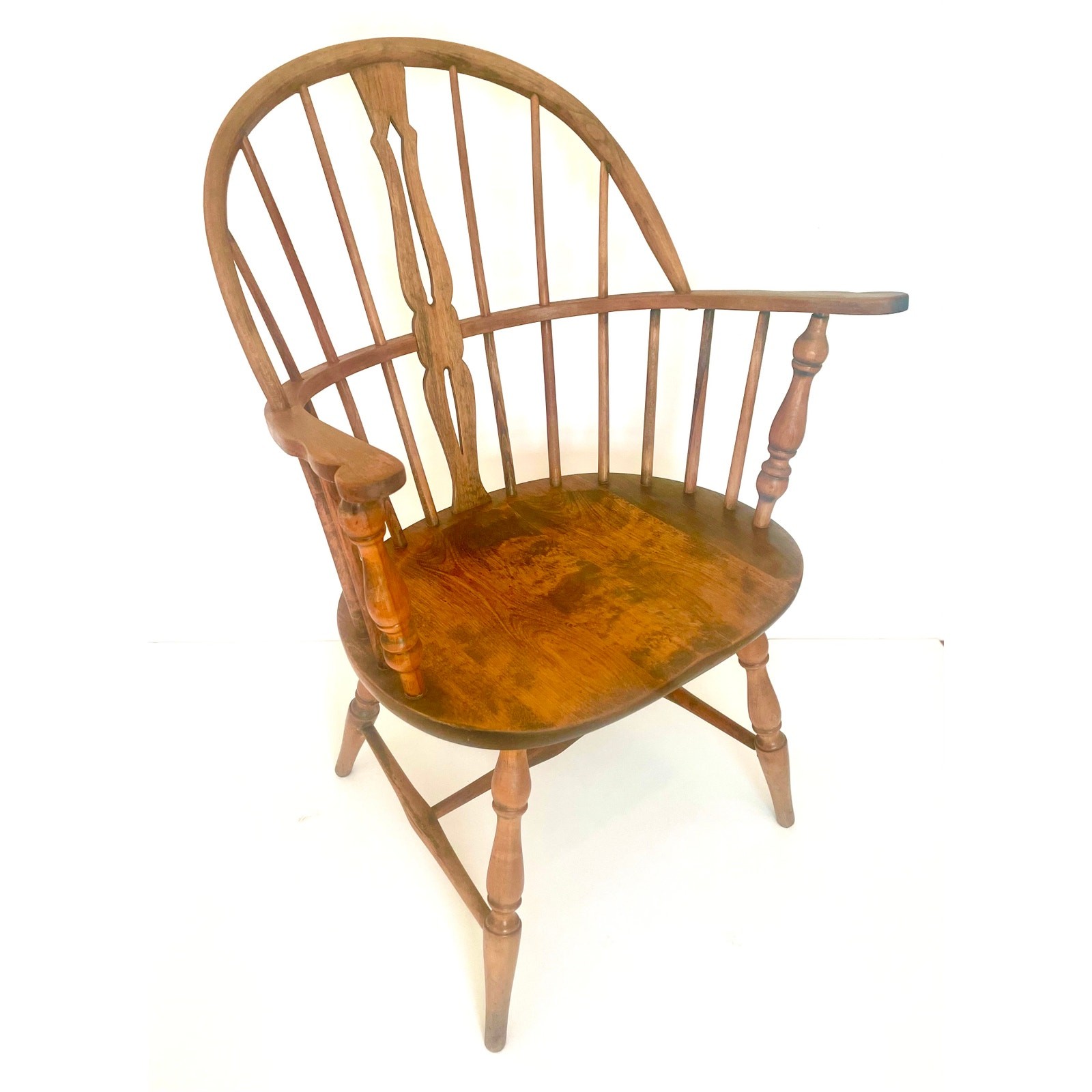 Gorgeous Vintage old-growth Windsor chair