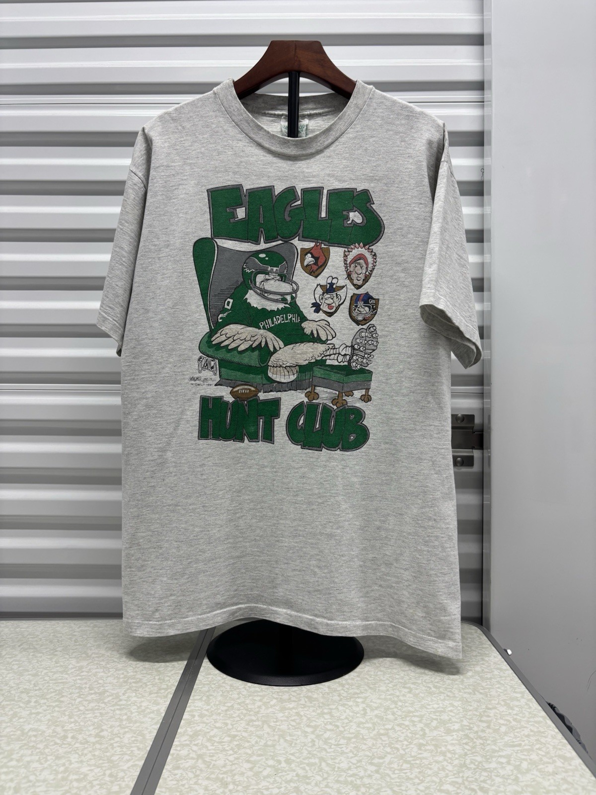 Wow Rare Vintage Scrawls Unbalanced Lines Philadelphia Eagles Hunt Club Shirt Wow Rare Vintage Scrawls Unbalanced Lines Philadelphia Eagles Hunt Club Shirt