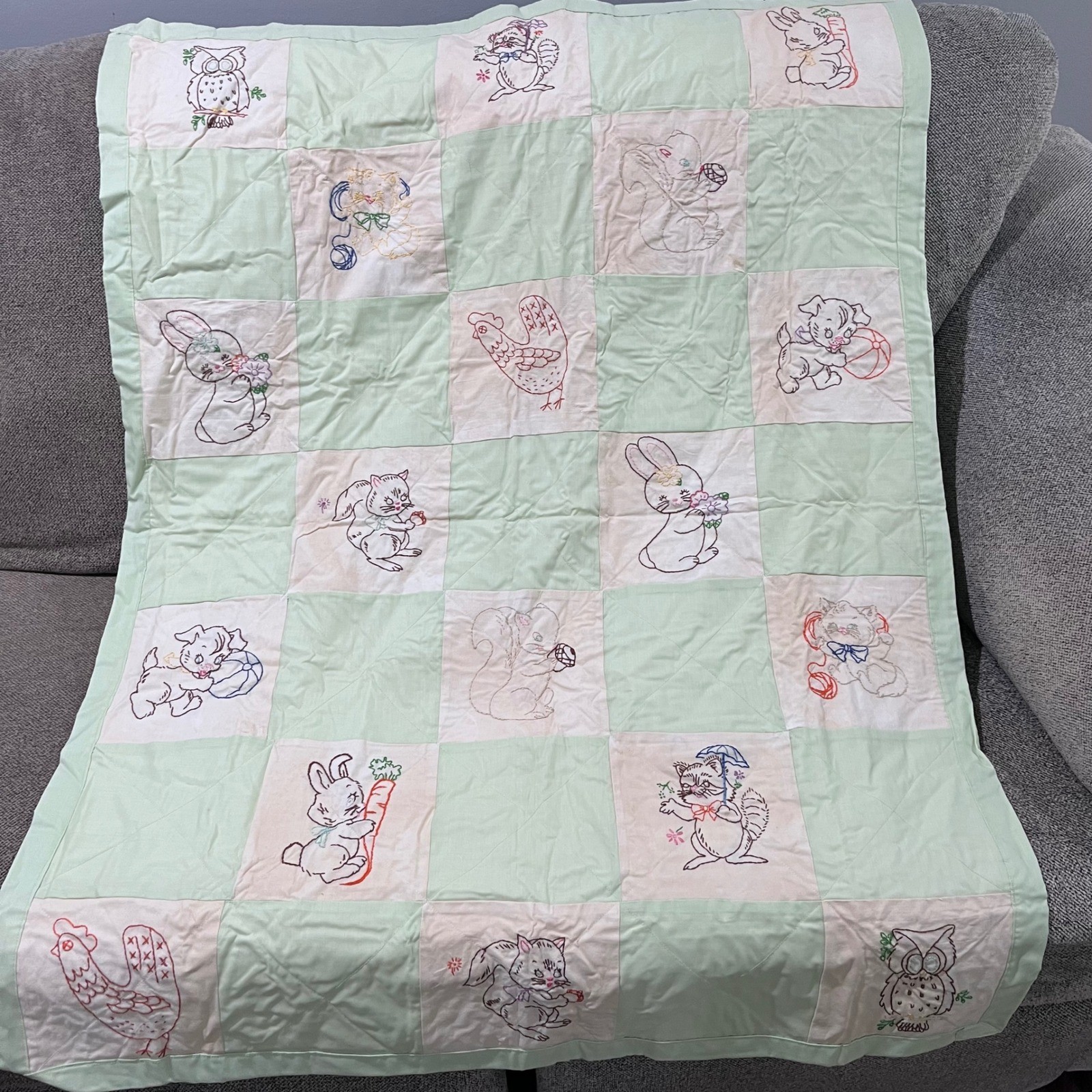 Vtg Handmade Embroidered Animal Baby Quilt Green White Checkerboard 36x48